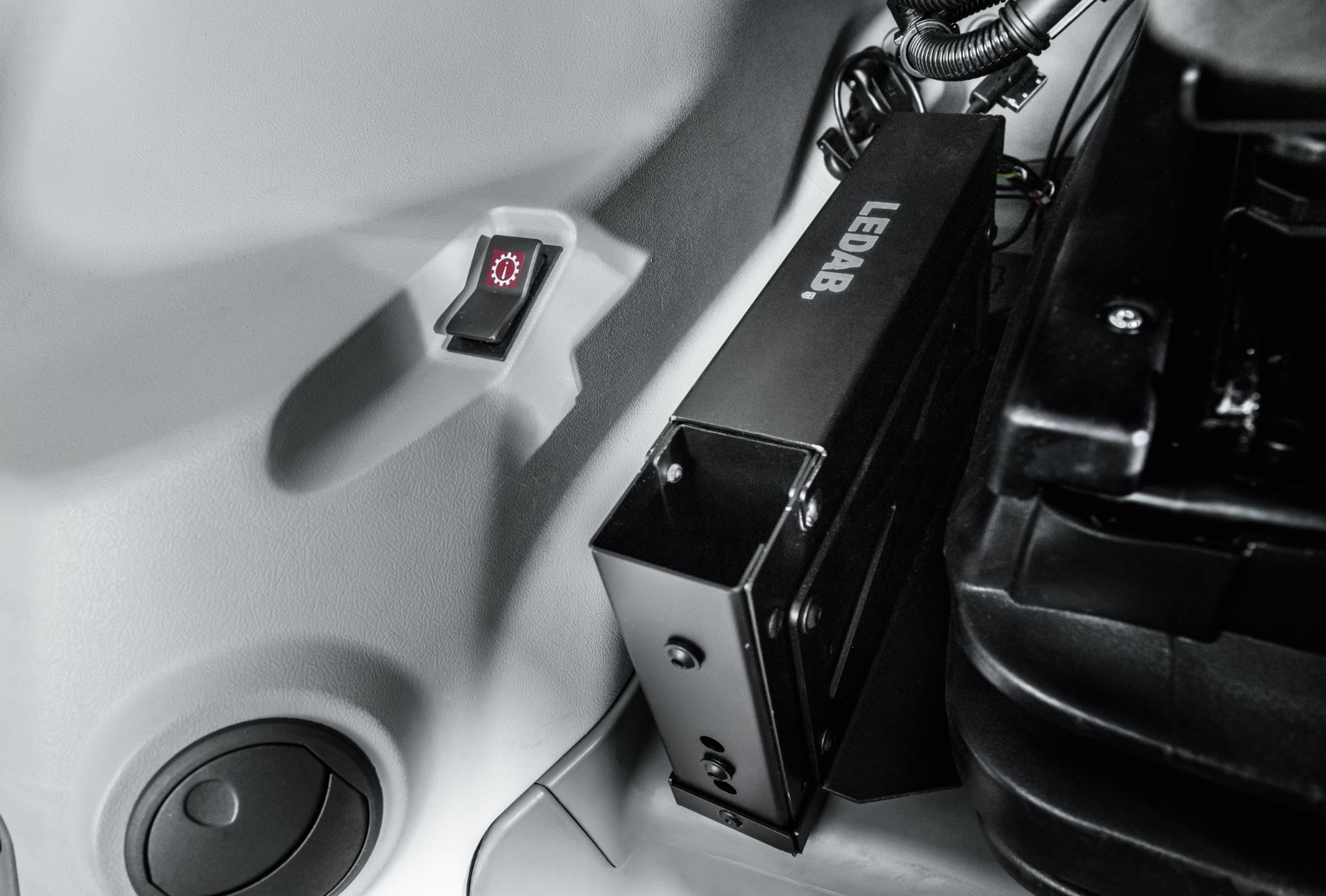 Sound- & Entertainmentsystem EVOLUTION - 4 od. 5 Pfosten Kabine - Subwoofer am Sitz  